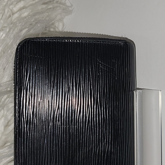 Louis Vuitton Epi Leather Zippy Wallet, Black - Picture 2 of 13